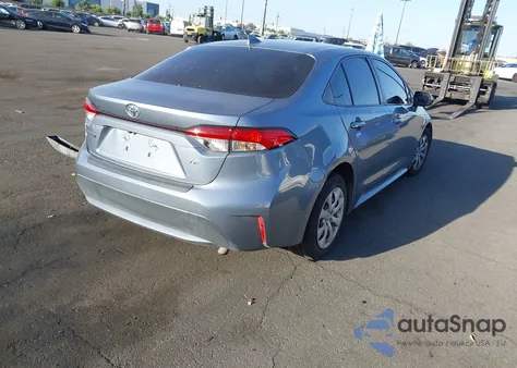 2021 Toyota Corolla Le z USA, uszkodzony, nr VIN JTDEPMAE7MJ143272